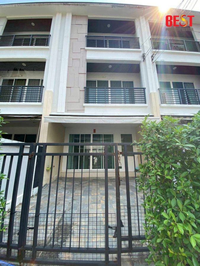 ขายทาวน์เฮาส์ - ขายทาวน์โฮม 3 ชั้น โครงการคุณภาพ บ้านกลางเมือง S-Sense ศรีนครินทร์ ตรงข้ามซีคอนสแควร์ เหมาะทั้งอยู่อาศัยและทำออฟฟิศ