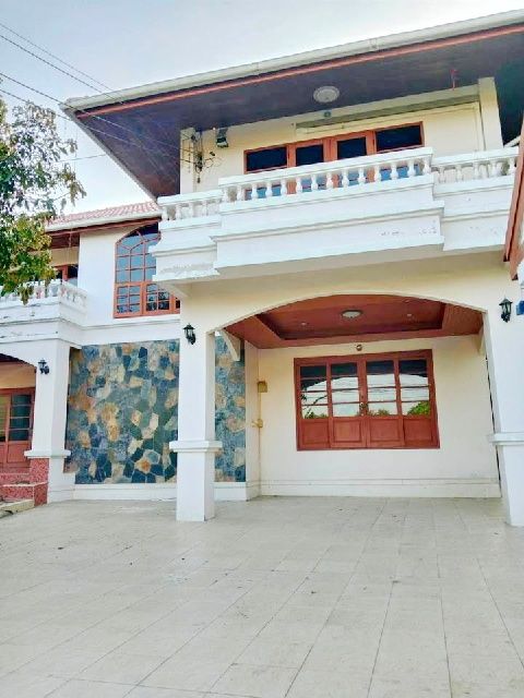 ให้เช่าบ้าน - คฤหาสน์ บ้าน 2 ชั้น นวมินทร์ 24 นวมินทร์ซิตี้อเวนิว 1.5กม. 5นอน รร.อนุบาลนานาชาติเลิศหล้า 5.5 กม.3 น้ำ ใกล้แหล่งชุมชน