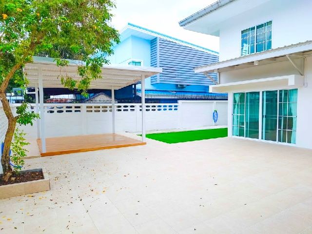 ให้เช่าบ้าน - รร.นานาชาติ RAIS 1.5กม. MRTศรีบูรพา 2กม. ม.นิด้า 1.5กม.ให้เช่าบ้าน 2 ชั้น ใหญ่ 85 ตร.วา.340 ตร.ม. เพื่อนบ้านดี 3-4นอน 2 น้ำ