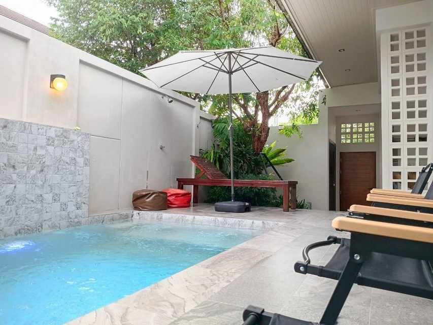 ให้เช่าบ้าน - บ้านเดี่ยวพูลวิลล่าใหม่ ใกล้หาดทรายแก้ว/หาดบางเสร่ สัตหีบ ใกล้สวนนงนุช ใกล้ทะเล 4.2 กม.