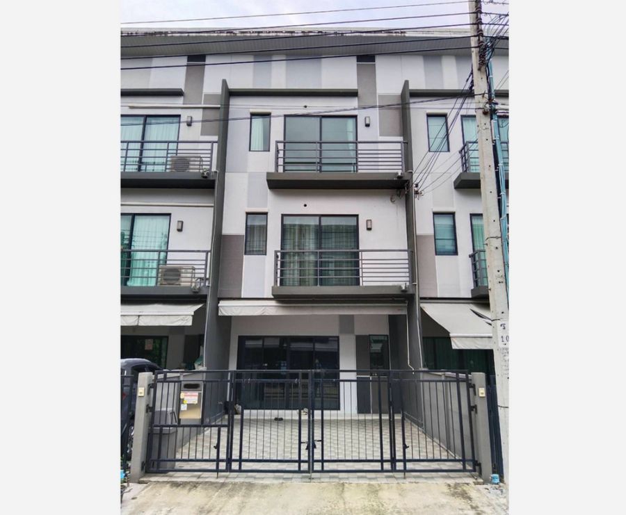 ขายทาวน์เฮาส์ - ขายราคาดีมาก! ทาวน์โฮม 3 ชั้น โครงการบ้านกลางเมือง สุขสวัสดิ์ 37 : Baan Klang Muang Suksawat