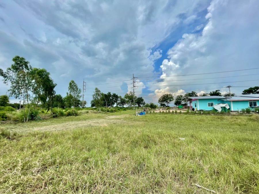 ให้เช่าที่ดิน - ให้เช่าที่ถมแล้ว 1 ไร่ 2งาน ต.ดงละคร อ.เมือง จ.นครนายก ใกล้ครัวลมโชย