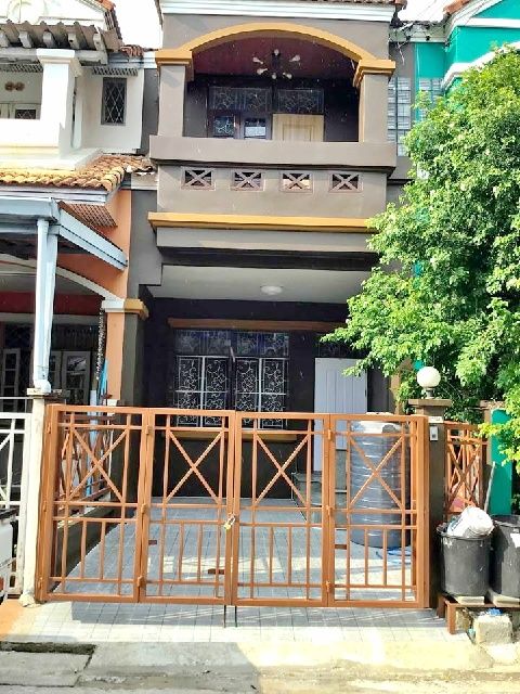 ให้เช่าทาวน์เฮาส์ - ใหม่ทั้งหลัง ม.ปทุมธานี 1.9 กม.2 นอน นันทนา ตลาดพูนทรัพย์ 300ม. MRTรังสิต 4.7 กม. ทาวน์เฮ้าส์ 2.5 ชั้น 19 ตร.วา.170 ตร.ม. 2 น้ำ 1 แอร์