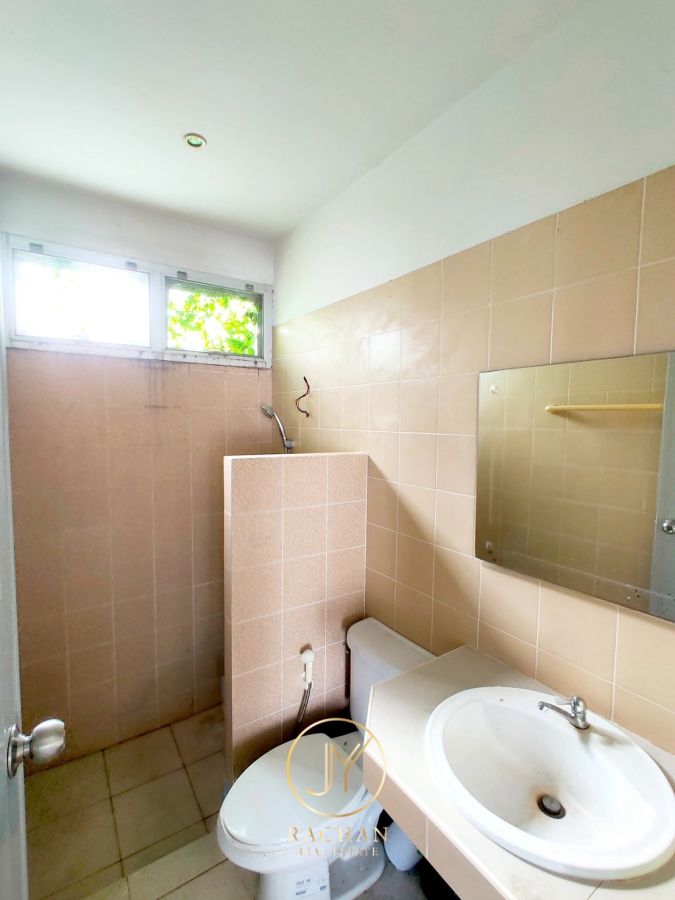 ขายบ้าน - ขายด่วน บ้านเดี่ยวชั้นเดียว สตรีวิทยา 2 ซอย 29 แยก 6 เนื้อที่ 86 ตารางวา พื้นที่ใช้สอย 104 ตารางเมตร 2ห้องนอน 2ห้องน้ำ 1ห้องครัว 1ห้องนั่งเล่น/รับแขก