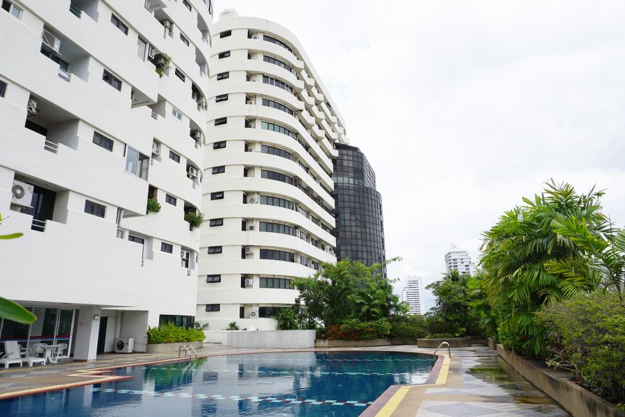 ขายคอนโด - ขายคอนโด 2 ห้องเชื่อมกัน โมเดอร์นทาวน์ คลองตัน พระโขนง กรุงเทพฯ