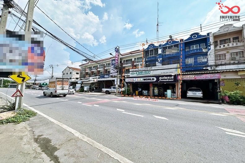 ขายอาคารพาณิชย์ / สำนักงาน - ขายอาคารพาณิชย์ 3.5 ชั้น 42 ตารางวา ติดถนนบ้านกล้วย-ไทรน้อย