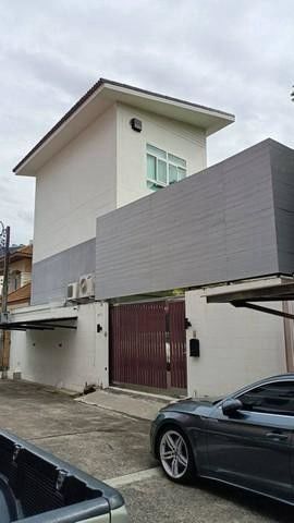 บ้าน - ขาย ให้เช่า บ้านเดี่ยว ซอยปรีดี14 สุขุมวิท71 ใกล้ BTS พระโขนง โรงเรียนนานาชาติ St. Andrewsบ้านรีโนเวทใหม่ พร้อมโฮมออฟฟิศโกดัง