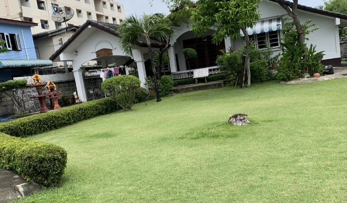 ขายที่ดิน - ที่ดินเปล่า ( มีบ้าน 1 หลัง จะเอาหรือไม่เอาก็ได้ ) บนถนนเทพารักษ์ เมือง สมุทรปราการ ติดถนนน 2 ซอย