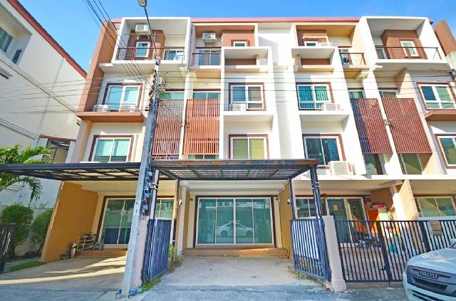 ให้เช่าทาวน์เฮาส์ - สนามบินสุวรรณภูมิ 4นอน APL ลาดกระบัง 2.8 กม. เช่าโฮมออฟฟิศ 4 ชั้น 20ตร.วา.300 ตร.ม. ม.นานาชาติแสตมฟอร์ด 6.8 กม. 3น้ำ