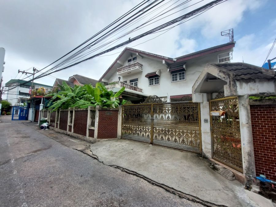 ขายบ้าน - ใครกำลังมองหาบ้านย่านสาธุประดิษฐ์...หลังนี้คือ Rare Item ที่ต้องรีบคว้า