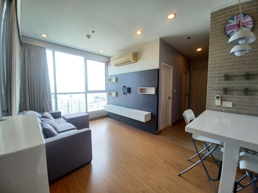 ขายคอนโด - ขายคอนโดเดอะคอมพลีท นราธิวาส(The Complete Narathiwat) 2 ห้องนอน 2 ห้องน้ำ 2 ที่จอดรถ แต่งครบพร้อมอยู่ ชั้นสูง วิวสวยอลังการ หิ้วกระเป๋าเข้าอยู่ได้เลย