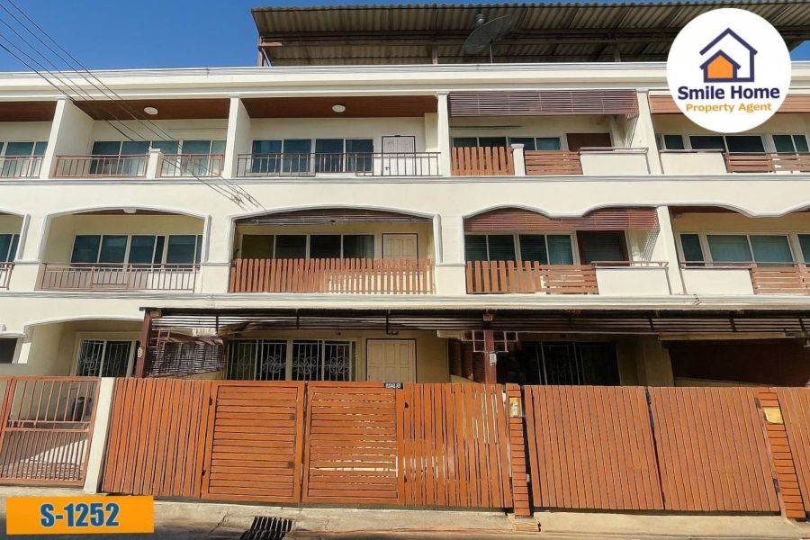 ขายทาวน์เฮาส์ - ขายทาวน์โฮม 3 ชั้นพัฒนาการ ใกล้ทางด่วน เอกมัย ทองหล่อ