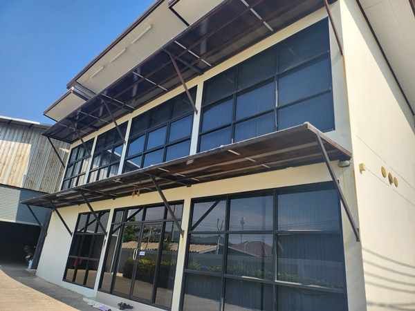 โรงงาน / โกดัง - ขายหรือให้เช่าโกดังโรงงานพร้อมออฟฟิศ บนที่ดิน 200 ตรว. บริเวณอำเภอบ้านฉาง ระยอง