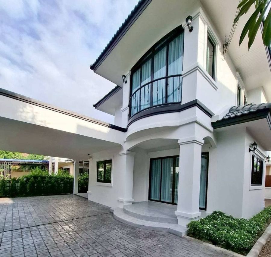 ขายบ้าน - ขายบ้านเดี่ยว 2 ชั้น รีโนเวทใหม่ พร้อมอยู่ ในหมู่บ้าน ลากูนน่าโฮม 5 อ.สันทราย เชียงใหม่