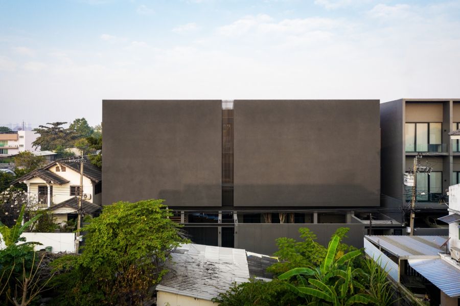 ขายบ้าน - ขายบ้านเดี่ยว 3 ชั้น สไตล์พลูวิลล่า โครงการ ขนาด 154 ตร.วา แถมเฟอร์นิเจอร์ทั้งหลัง พร้อมเข้าอยู่ ติดถนนเลียบทางด่วนรามอินทรา ทำเลดี