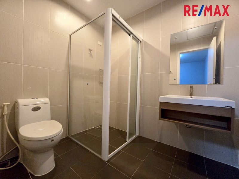 ขายทาวน์เฮาส์ - ขายทาวน์โฮม 3 ชั้น เดอะคอนเนค อัพ 3 วงแหวน-บางแค ใกล้ MRT หลักสอง และเดอะมอลล์ไลฟ์สโตร์ บางแค