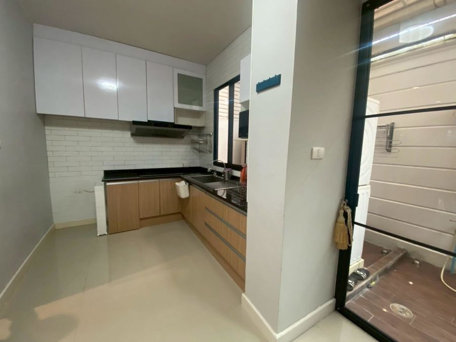 ขายทาวน์เฮาส์ - ขายทาวน์โฮมสามชั้น โครงการซิกเนเจอร์ วิภาวดี 60 บ้านสวยทำเลดี พร้อมอยู่