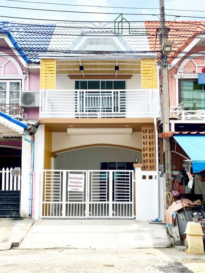 ขายทาวน์เฮาส์ - ทาวน์เฮาส์ 2 ชั้น หมู่บ้านมนวดี บางบัวทอง ถนนวัดลาดปลาดุก ถนนเมน ฟรีโอน