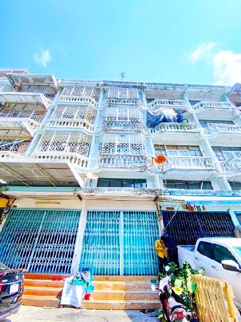 ให้เช่าอาคารพาณิชย์ / สำนักงาน - เดอะ มอลล์ ท่าพระ 2.4 กม. ให้เช่าอาคารพาณิชย์ 4 ชั้น 18ตร.วา.318ตร.ม. MRTท่าพระ 600 ม. อาชีวศึกษาธนบุรี 1.1 กม.สะอาด โล่ง โปร่ง 4 นอน 4 น้ำ