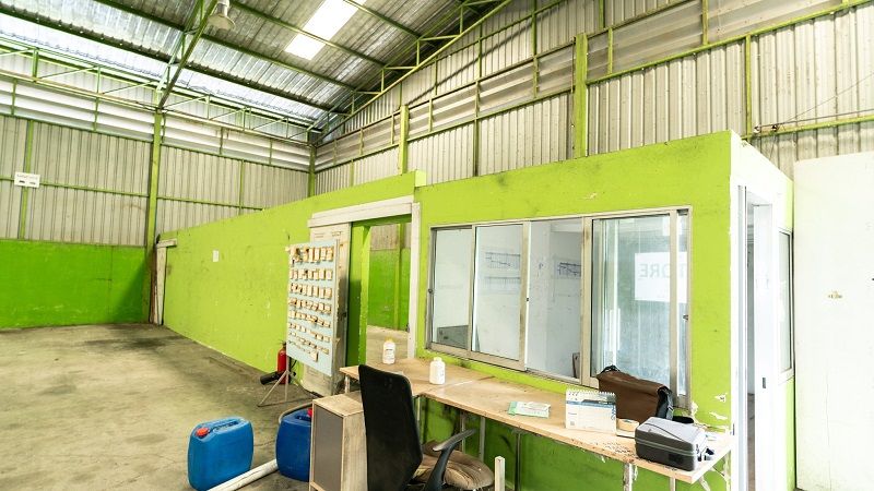ให้เช่าโรงงาน / โกดัง - ให้เช่าโกดังออฟฟิศในซอยพหลโยธิน ตำบลประชาธิปปัตย์ ปทุมธานี ขนาด 600 ตร.ม.