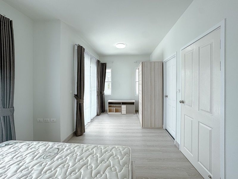 ขายบ้าน - ขายบ้านแฝดพร้อมอยู่ The Village เดอะวิลเลจ รังสิต-วงแหวน ผนังอิสระได้พื้นที่รอบบ้าน ลำลูกกา ปทุมธานี.