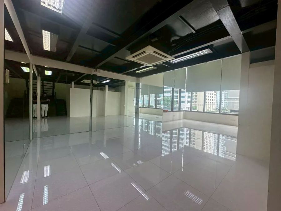 ให้เช่าอาคารพาณิชย์ / สำนักงาน - ให้เช่าออฟฟิศ Duplex สุดพิเศษ ใกล้ BTS พร้อมพงษ์ BRE25320