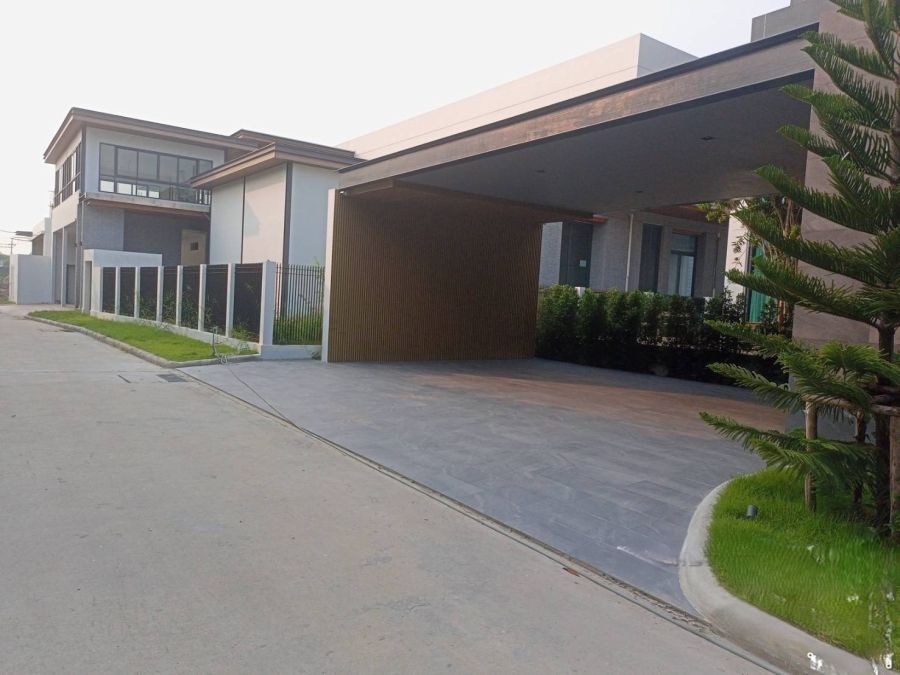 ขายบ้าน - บ้าน Luxury ในหมูบ้าน The Laken เมืองทอง แจ้งวัฒนะ บ้านตัวอย่างในราคา พิเศษที่สุดในโครงการ