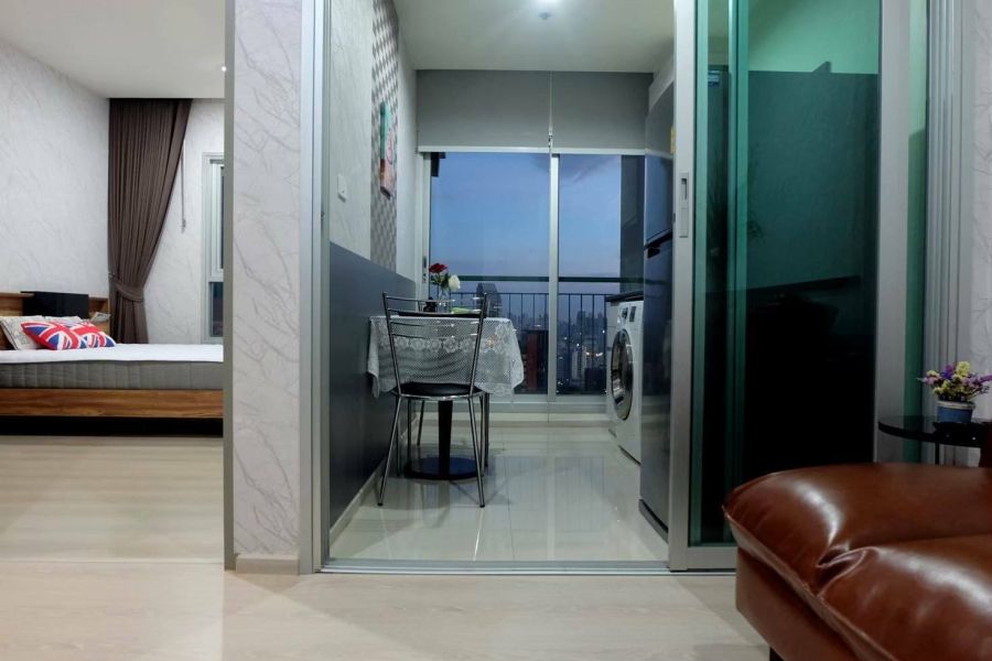 ขายคอนโด - Life รัชดาภิเษก คอนโดพร้อมอยู่ ใกล้ MRT ห้วยขวาง อาคาร A, ชั้น 35, 1-Bed 31.57ตร.ม. วิวหันไปทาง เซ็นทรัลพระราม 9, ระเบียงทิศใต้ 3.69 ลบ.