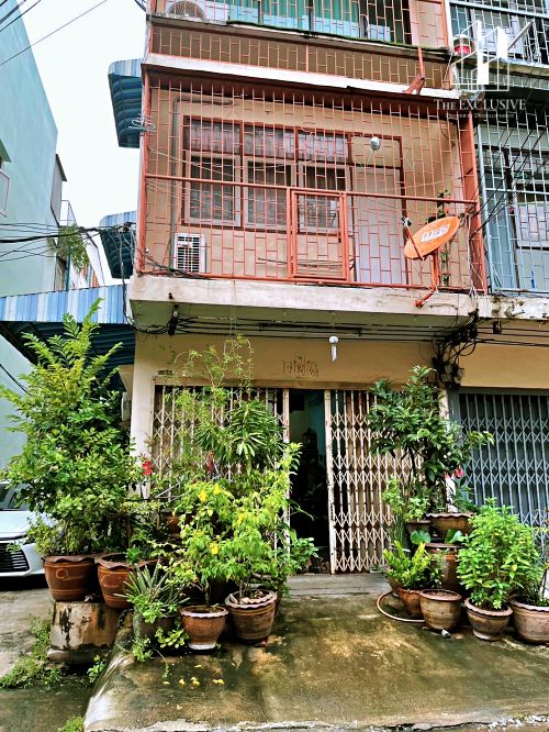 ขายทาวน์เฮาส์ - ขายตึกแถว 4 ชั้น ทำเลทองสุขุมวิท 22 ใกล้ BTS พร้อมพงษ์ & MRT ศูนย์ประชุมฯ