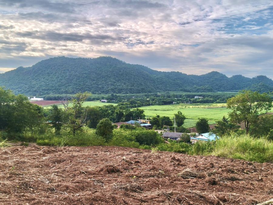 ขายที่ดิน - ขายที่ดินบนเนินเขาใหญ่ ที่บนเนิน 15ไร่ โป่งตาลอง ปากช่อง ใกล้2213 ถนนทองอุไร ใกล้ทอสคานาToscana หนองขี้ตุ่น วิวเขาสวยมาก ใกล้อุทยาน นครราชสีมา ขายด่วน