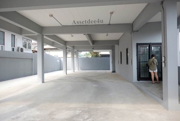 ให้เช่าบ้าน - ให้เช่าโฮมออฟฟิศ 3 ชั้น พื้นที่รวม 600 ตรม. ใกล้เดอะไนน์ พระราม 9 มีที่จอดรถ 10 คัน มีห้องเก็บเสียง ทำสตูดิโอหรือไลฟ์สดได้ จดบริษัทได้