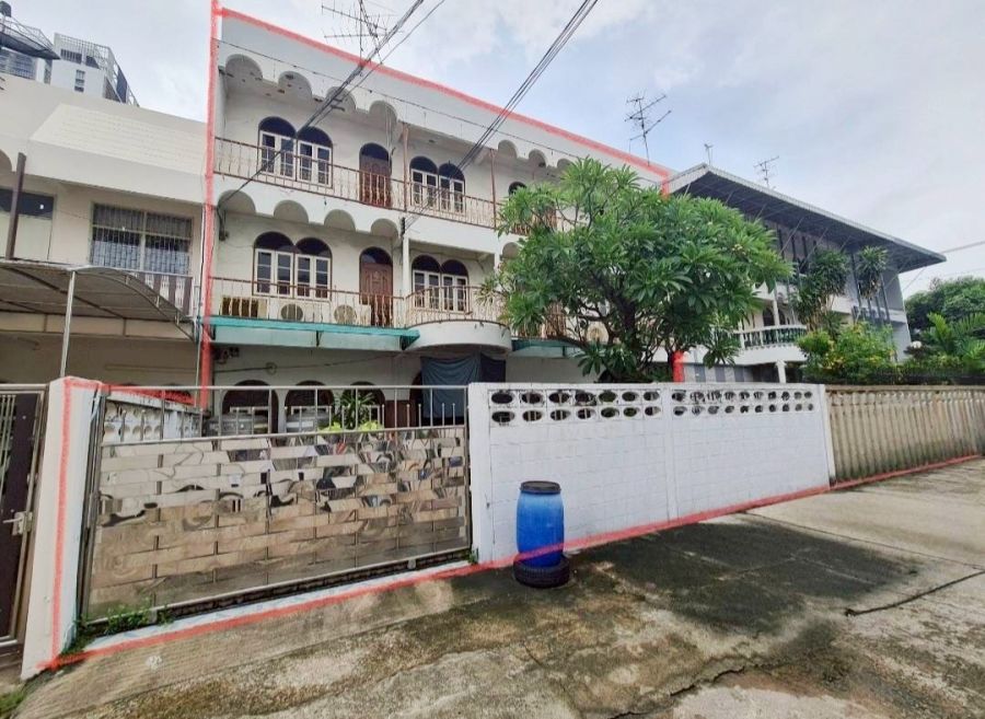 ขายทาวน์เฮาส์ - ขายทาวน์โฮม 3 ชั้น ใจกลางสุขุมวิท 22 ทำเลทองเพื่อการลงทุนและอยู่อาศัย!