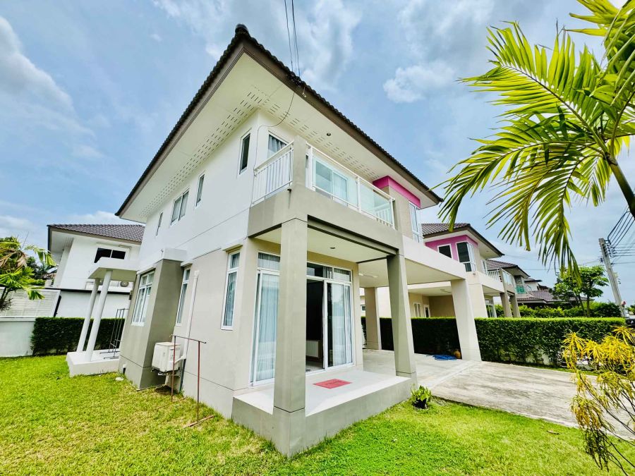 ขายบ้าน - ขายบ้านเดี่ยว 2 ชั้น โครงการ Trendy Tara Romklao (เทรนดี้ ธารา ร่มเกล้า)