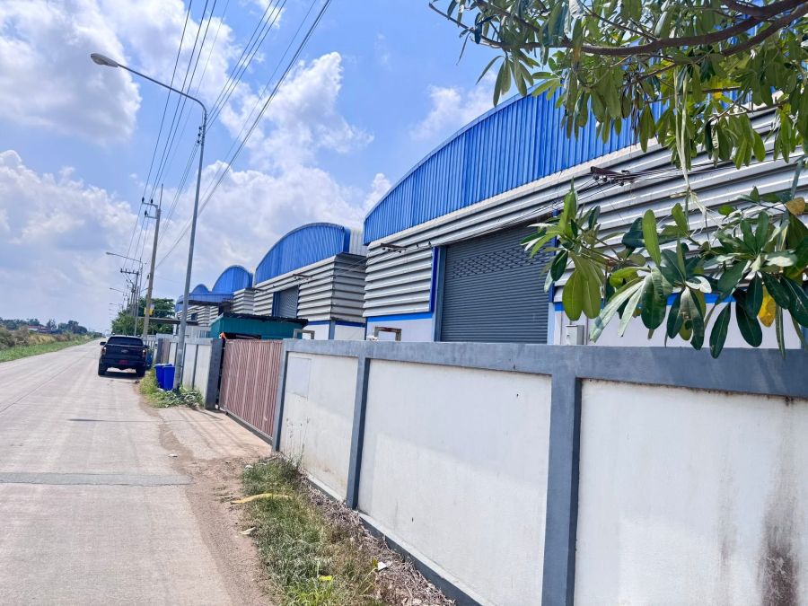 ให้เช่าโรงงาน / โกดัง - โกดังให้เช่าพร้อมออฟฟิศ ลำลูกกา คลอง 8-9 | พื้นที่ 300 ตร.ม. | เดือนละ 38,000 บาท