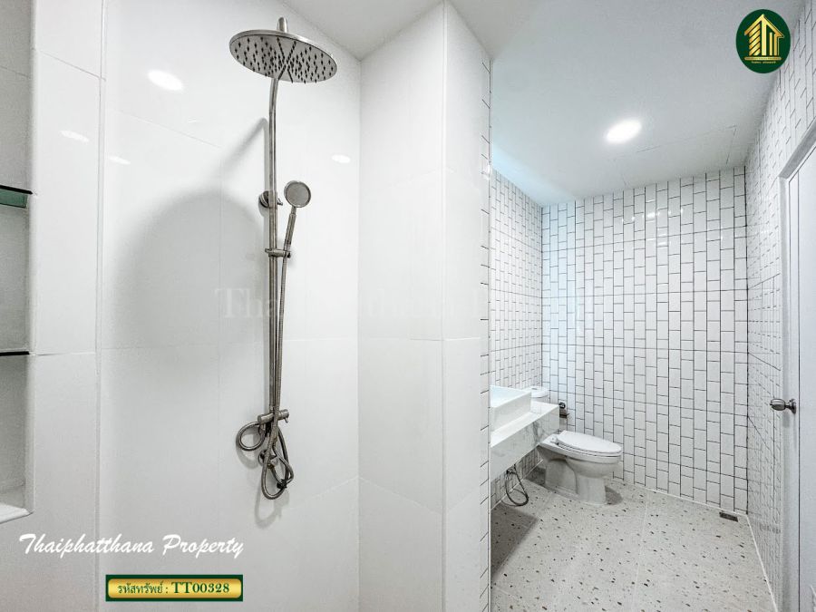 ขายทาวน์เฮาส์ - ขายทาวน์เฮ้าส์รีโนเวทใหม่ บ้าน 84 แมนชั่น ใกล้ MRTลาดพร้าว 71 วังทองหลาง