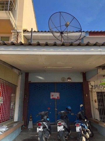 ขายอาคารพาณิชย์ / สำนักงาน - ตึกแถว 2 ชั้น เนื้อที่ 88.8 ตร.ว. ตำบลสนามจันทร์ เมืองนครปฐม,นครปฐม