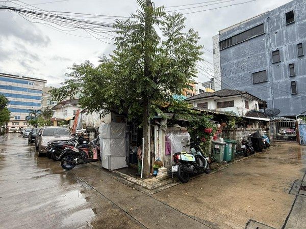 ขายที่ดิน - ขายที่ดินพร้อมห้องเช่าชั้นเดียว ห้วยขวาง (รหัสทรัพย์ 202551) ซอยสบายใจ แยก4 เขตสามเสนนอก