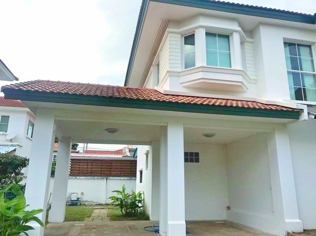 ให้เช่าบ้าน - รร.นานาชาติลานนา 1.6 กม. 3 นอน บิ๊กซี หางดง 2.1 กม.ให้เช่าบ้านเดี่ยวหรู 2 ชั้น 62ตร.วา. 242ตร.ม.