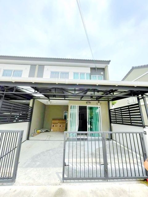 ให้เช่าทาวน์เฮาส์ - จัดเต็มเฟอร์ เครื่องใช้ไฟฟ้า 3 นอน BTS ศรีนครินทร์ ให้เช่าทาวน์เฮาส์ พฤกษา 2 ชั้น หลังริม 24 ตร.วา. 185ตร.ม. รักสัตว์ เฟอร์หรูครบ