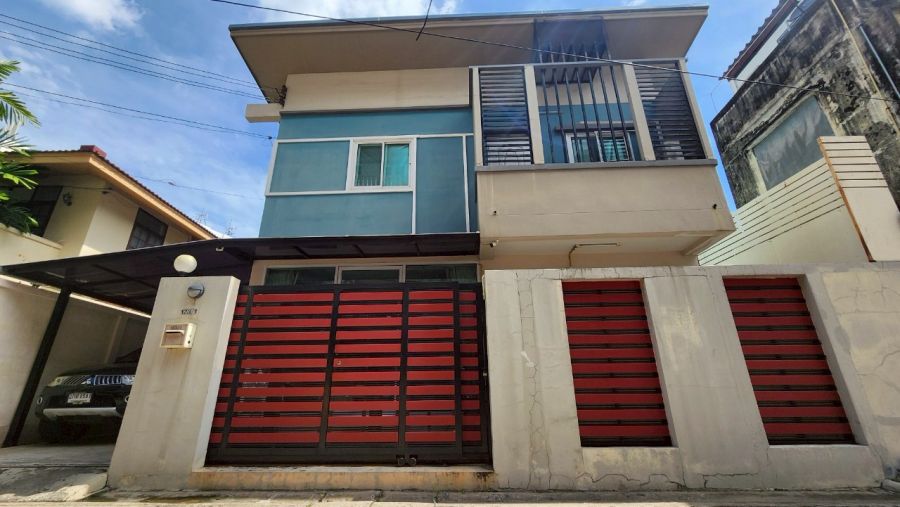 ขายอพาร์ทเม้นท์ / โรงแรม - ขายด่วน หอพัก 3 ชั้น 11ห้อง เต็มทุกห้อง ทำเลดีน่าลงทุน ซ.อิสรภาพ41