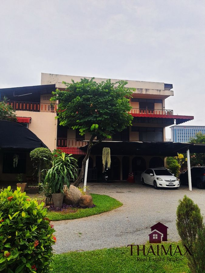 ขายที่ดิน - ขายที่ดินแปลงสวยทำเลดี 313 ตรว. ถนนท่าแพใจกลางเมือง เชียงใหม่