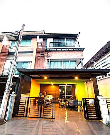 ขายทาวน์เฮาส์ - ขายด่วนถูกสุด Townhome 3 ชั้นหลังมุม TownPlus เกษตร-นวมินทร์ ใกล้ CDC, รถไฟฟ้า