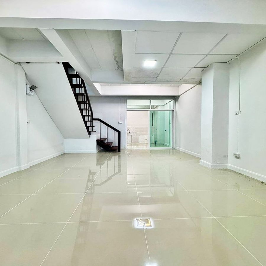 ขายทาวน์เฮาส์ - ขายทาวน์เฮ้าส์ 16 ตร.ว หมู่บ้านอัมพรไพศาล ซ.สุขาประชาสรรค์ 3 แต่งใหม่พร้อมอยู่ ต่อรองราคาได้