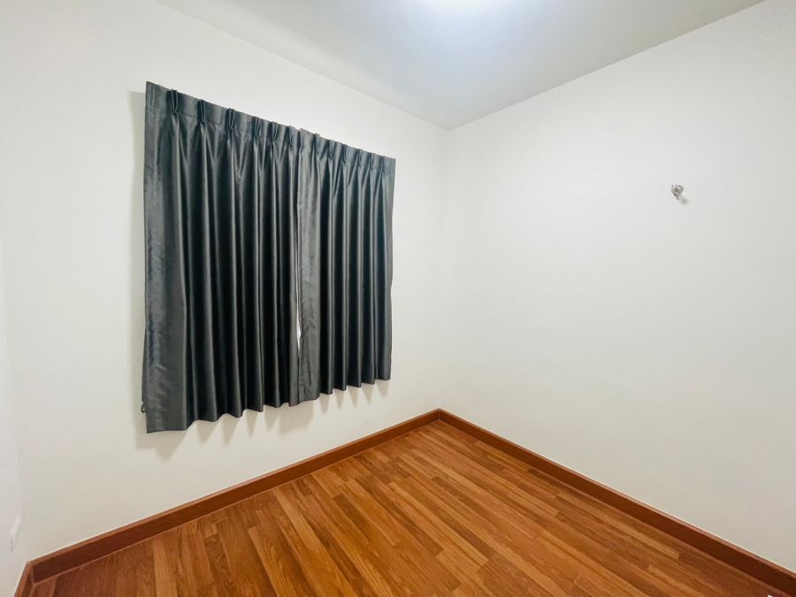 ขายทาวน์เฮาส์ - ขายด่วน ทาวเฮ้าส์ ม.ลลิลทาวน์ แลนซิโอ คริป รังสิต คลอง2 หลังริม 4 ห้องนอน จอดรถได้ 2 คัน