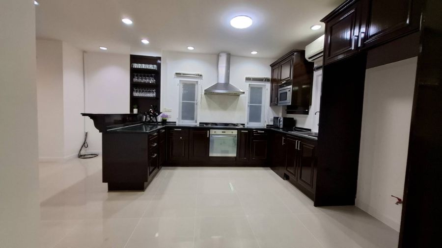 ขายบ้าน - ผ่อนตรงเจ้าของ! บ้านเดี่ยวเกือบครึ่งไร่ สไตล์รีสอร์ต ติดคลอง สนามกอล์ฟ Eastern Star บ้านฉาง ระยอง Owner Financing! Re=