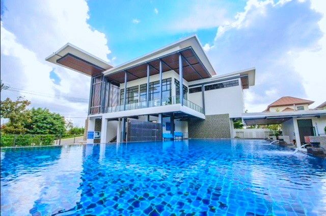 ให้เช่าบ้าน - 5นอน ให้เช่าคฤหาสน์ 2 ชั้น 68ตร.วา.ตรงข้าม เซ็นทรัล เวสต์วิลล์ 100ม. MRTบางยี่ขัน 4.7 กม. 288 ตร.ม. 6 แอร์ พร้อมเฟอร์ .3 น้ำ