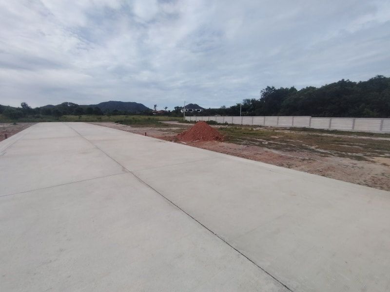 ขายที่ดิน - ที่ดินหัวหินวิวเขาขนาด 200 ตารางวา ตั้งอยู่ใกล้สนามกอล์ฟแบล็คเมาน์เทน ( Black Mountain )