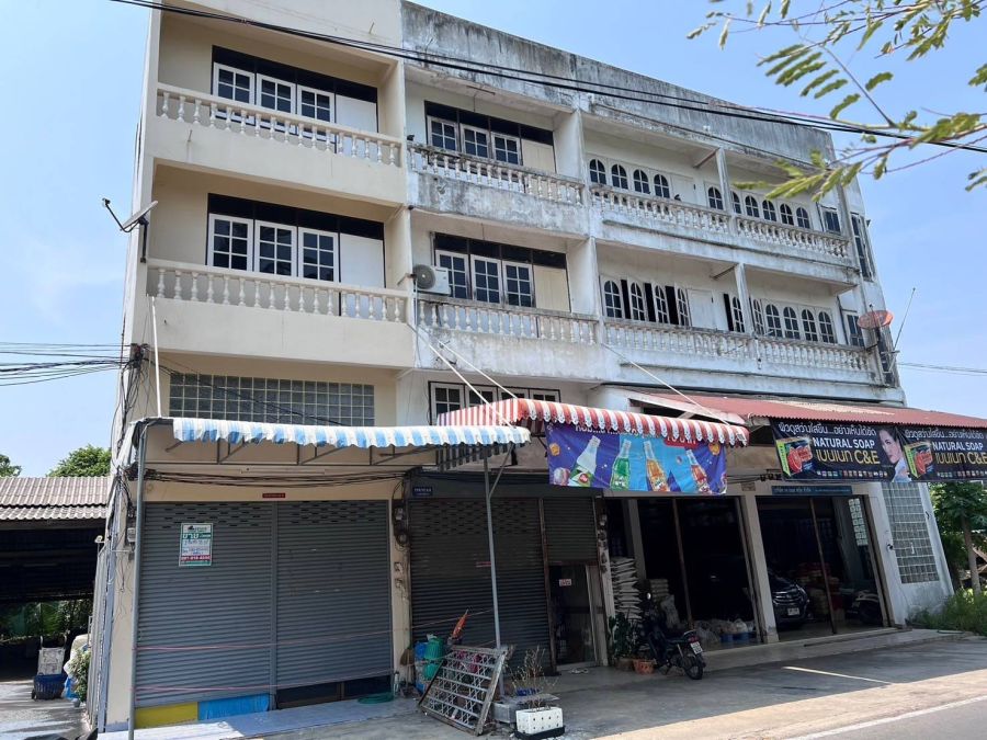 ขายอาคารพาณิชย์ / สำนักงาน - ขาย อาคารพาณิชย์ 3 ชั้นครึ่ง ติดถนนทางเข้าตลาดเทศบาลสามพราน เหมาะทำธุรกิจค้าขาย ห้องเช่า