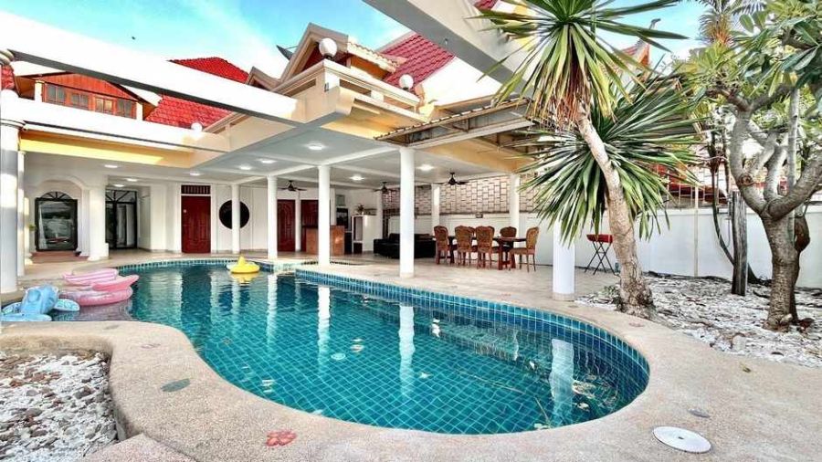 ขายบ้าน - ขายบ้านพูลวิลล่า บ้านสวยทำเลใจกลางเมือง ใกล้ทะเล จอมเทียน พัทยา