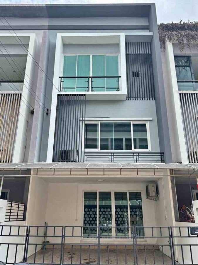 ให้เช่าทาวน์เฮาส์ - ให้เช่าทาวน์โฮม 3ชั้นโครงการ The exclusive ซอยพัฒนาการ44